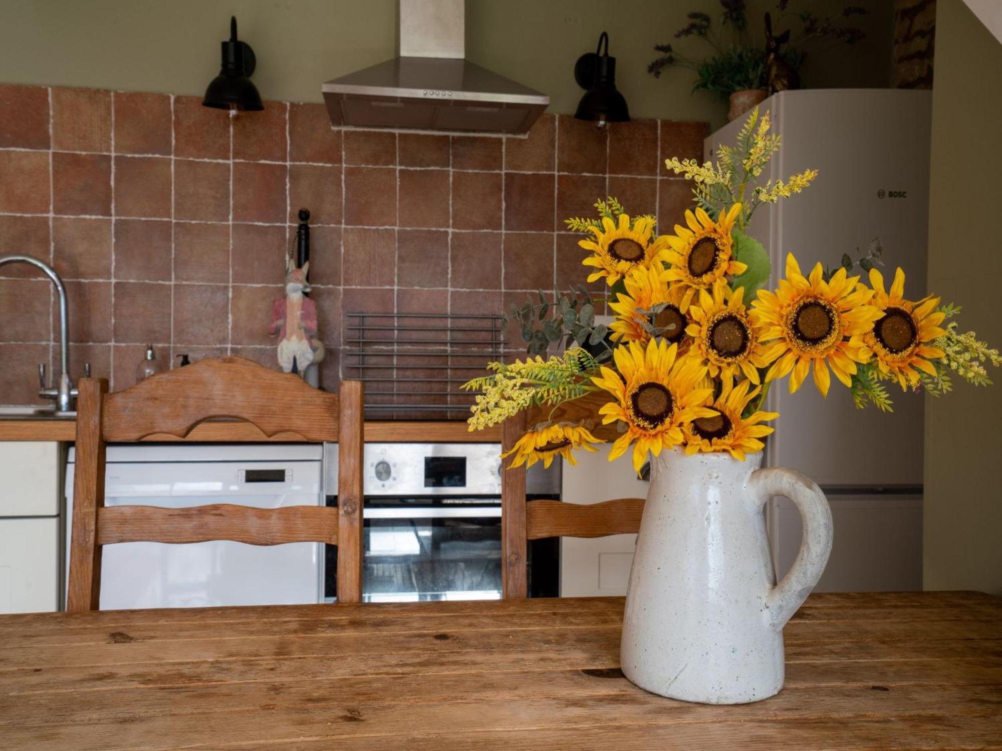 Moreton-in-Marsh Pass The Keys Hare Cottage Wonderful Views And Parking מראה חיצוני תמונה